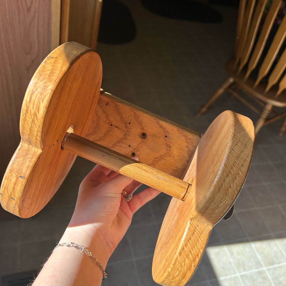 Vintage oak heart toilet paper holder